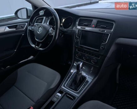 Серый Фольксваген e-Golf, объемом двигателя 0 л и пробегом 90 тыс. км за 8700 $, фото 14 на Automoto.ua