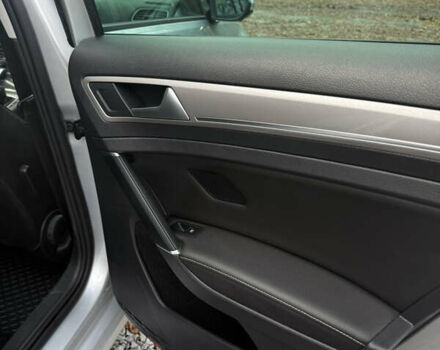 Серый Фольксваген e-Golf, объемом двигателя 0 л и пробегом 120 тыс. км за 7999 $, фото 30 на Automoto.ua