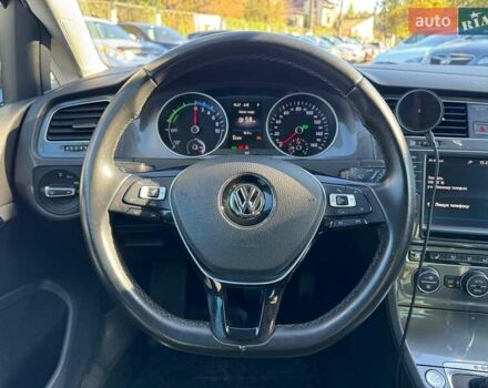 Серый Фольксваген e-Golf, объемом двигателя 0 л и пробегом 72 тыс. км за 11390 $, фото 26 на Automoto.ua