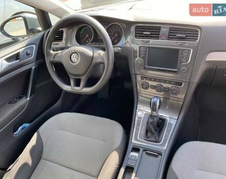 Серый Фольксваген e-Golf, объемом двигателя 0 л и пробегом 115 тыс. км за 8500 $, фото 7 на Automoto.ua