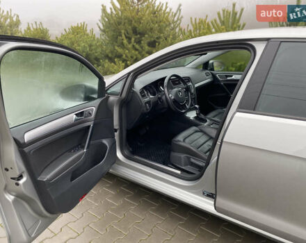 Серый Фольксваген e-Golf, объемом двигателя 0 л и пробегом 110 тыс. км за 8800 $, фото 20 на Automoto.ua