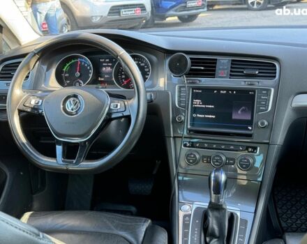 Серый Фольксваген e-Golf, объемом двигателя 0 л и пробегом 72 тыс. км за 11390 $, фото 26 на Automoto.ua