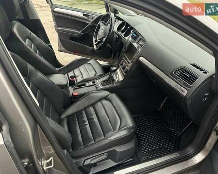 Серый Фольксваген e-Golf, объемом двигателя 0 л и пробегом 107 тыс. км за 10300 $, фото 12 на Automoto.ua