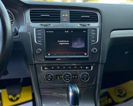 Серый Фольксваген e-Golf, объемом двигателя 24 л и пробегом 122 тыс. км за 10400 $, фото 11 на Automoto.ua