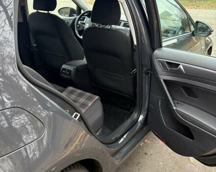 Серый Фольксваген e-Golf, объемом двигателя 0 л и пробегом 96 тыс. км за 9100 $, фото 24 на Automoto.ua