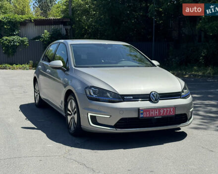 Серый Фольксваген e-Golf, объемом двигателя 0 л и пробегом 140 тыс. км за 7950 $, фото 2 на Automoto.ua
