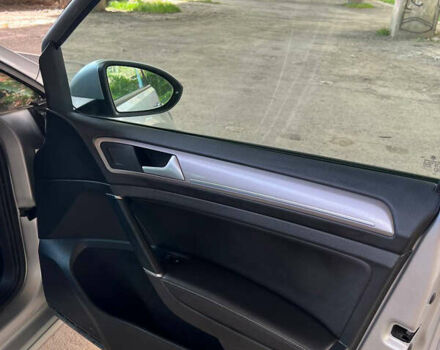 Серый Фольксваген e-Golf, объемом двигателя 0 л и пробегом 113 тыс. км за 9999 $, фото 11 на Automoto.ua