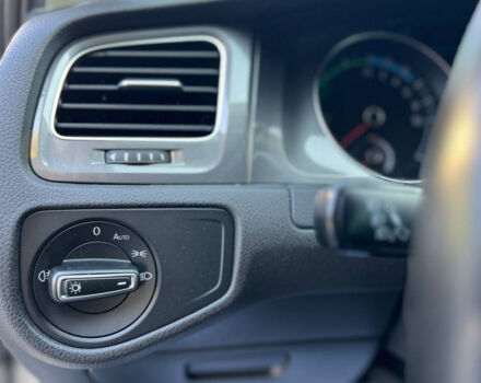 Серый Фольксваген e-Golf, объемом двигателя 24 л и пробегом 122 тыс. км за 10400 $, фото 8 на Automoto.ua