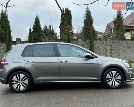 Серый Фольксваген e-Golf, объемом двигателя 0 л и пробегом 127 тыс. км за 8850 $, фото 8 на Automoto.ua