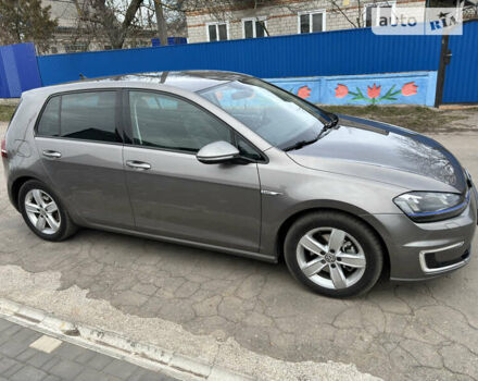 Серый Фольксваген e-Golf, объемом двигателя 0 л и пробегом 100 тыс. км за 13800 $, фото 1 на Automoto.ua