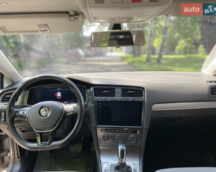 Серый Фольксваген e-Golf, объемом двигателя 0 л и пробегом 73 тыс. км за 8900 $, фото 20 на Automoto.ua