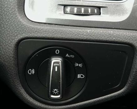 Серый Фольксваген e-Golf, объемом двигателя 0 л и пробегом 107 тыс. км за 10300 $, фото 17 на Automoto.ua