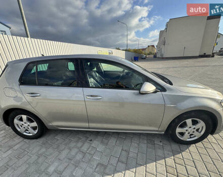 Серый Фольксваген e-Golf, объемом двигателя 0 л и пробегом 53 тыс. км за 11000 $, фото 2 на Automoto.ua