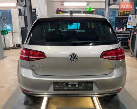 Серый Фольксваген e-Golf, объемом двигателя 0 л и пробегом 114 тыс. км за 8999 $, фото 4 на Automoto.ua
