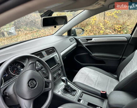 Серый Фольксваген e-Golf, объемом двигателя 0 л и пробегом 95 тыс. км за 8200 $, фото 8 на Automoto.ua