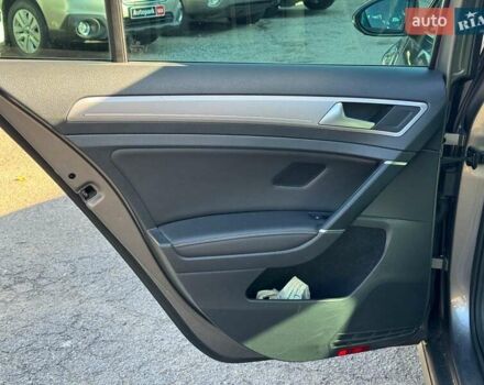 Серый Фольксваген e-Golf, объемом двигателя 0 л и пробегом 72 тыс. км за 11390 $, фото 18 на Automoto.ua