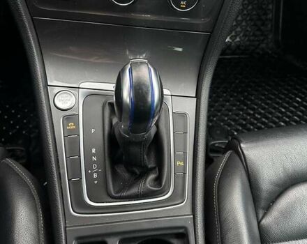 Серый Фольксваген e-Golf, объемом двигателя 0 л и пробегом 107 тыс. км за 10300 $, фото 13 на Automoto.ua
