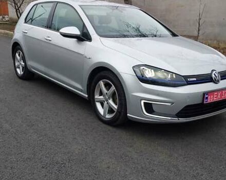 Серый Фольксваген e-Golf, объемом двигателя 0 л и пробегом 92 тыс. км за 9500 $, фото 2 на Automoto.ua