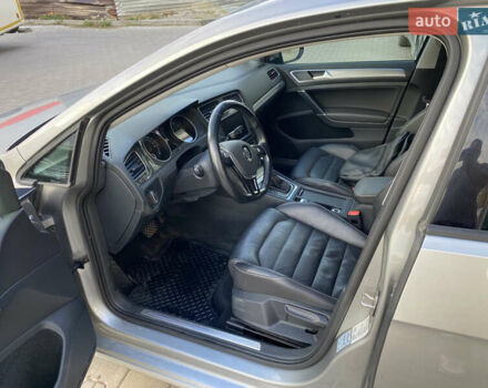 Серый Фольксваген e-Golf, объемом двигателя 0 л и пробегом 148 тыс. км за 9799 $, фото 18 на Automoto.ua