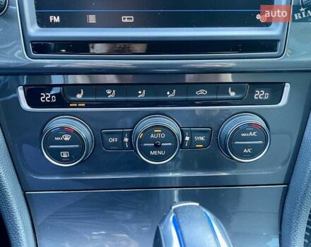 Серый Фольксваген e-Golf, объемом двигателя 0 л и пробегом 119 тыс. км за 10700 $, фото 28 на Automoto.ua