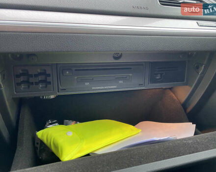 Серый Фольксваген e-Golf, объемом двигателя 0 л и пробегом 110 тыс. км за 8800 $, фото 30 на Automoto.ua