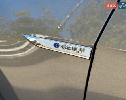 Серый Фольксваген e-Golf, объемом двигателя 0 л и пробегом 72 тыс. км за 11390 $, фото 10 на Automoto.ua