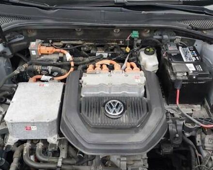 Серый Фольксваген e-Golf, объемом двигателя 0 л и пробегом 92 тыс. км за 9500 $, фото 14 на Automoto.ua