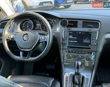Серый Фольксваген e-Golf, объемом двигателя 0 л и пробегом 72 тыс. км за 11390 $, фото 25 на Automoto.ua
