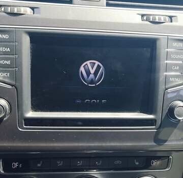 Серый Фольксваген e-Golf, объемом двигателя 0 л и пробегом 56 тыс. км за 10700 $, фото 6 на Automoto.ua