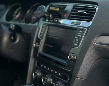 Серый Фольксваген e-Golf, объемом двигателя 0 л и пробегом 159 тыс. км за 9000 $, фото 24 на Automoto.ua