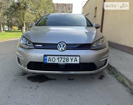 Серый Фольксваген e-Golf, объемом двигателя 0 л и пробегом 70 тыс. км за 13400 $, фото 15 на Automoto.ua