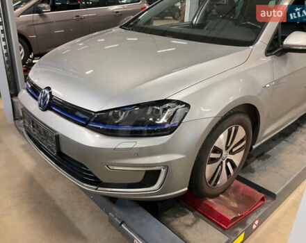 Серый Фольксваген e-Golf, объемом двигателя 0 л и пробегом 114 тыс. км за 8999 $, фото 13 на Automoto.ua