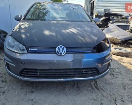 Серый Фольксваген e-Golf, объемом двигателя 0 л и пробегом 103 тыс. км за 6900 $, фото 1 на Automoto.ua