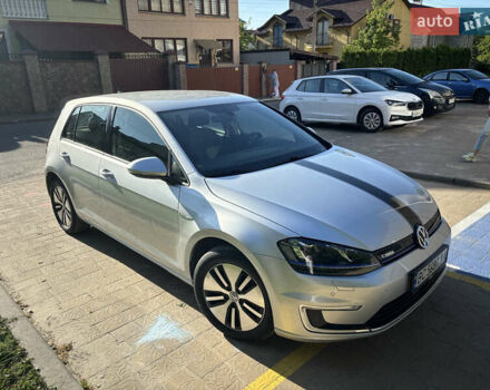 Серый Фольксваген e-Golf, объемом двигателя 0 л и пробегом 65 тыс. км за 10500 $, фото 6 на Automoto.ua