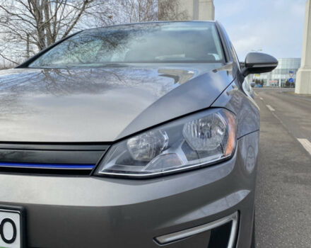 Серый Фольксваген e-Golf, объемом двигателя 0 л и пробегом 87 тыс. км за 10500 $, фото 10 на Automoto.ua