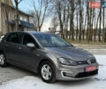 Серый Фольксваген e-Golf, объемом двигателя 0 л и пробегом 129 тыс. км за 8300 $, фото 10 на Automoto.ua