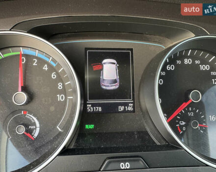 Серый Фольксваген e-Golf, объемом двигателя 0 л и пробегом 53 тыс. км за 11000 $, фото 16 на Automoto.ua