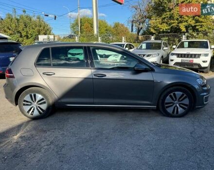 Серый Фольксваген e-Golf, объемом двигателя 0 л и пробегом 72 тыс. км за 11390 $, фото 4 на Automoto.ua