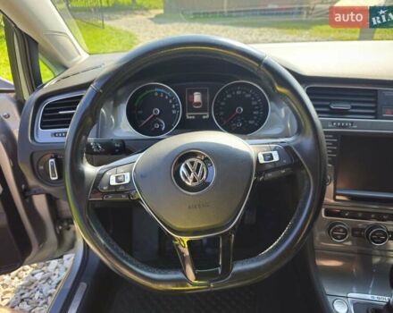Серый Фольксваген e-Golf, объемом двигателя 0 л и пробегом 141 тыс. км за 10500 $, фото 35 на Automoto.ua