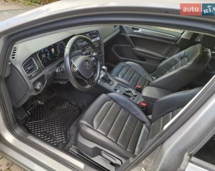 Серый Фольксваген e-Golf, объемом двигателя 0 л и пробегом 133 тыс. км за 12200 $, фото 27 на Automoto.ua