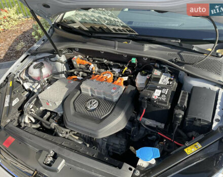 Серый Фольксваген e-Golf, объемом двигателя 0 л и пробегом 76 тыс. км за 9300 $, фото 20 на Automoto.ua
