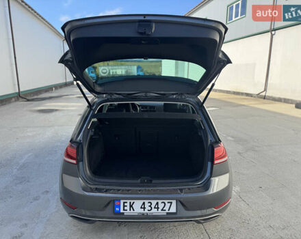 Серый Фольксваген e-Golf, объемом двигателя 0 л и пробегом 120 тыс. км за 12000 $, фото 4 на Automoto.ua