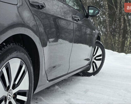 Серый Фольксваген e-Golf, объемом двигателя 0 л и пробегом 159 тыс. км за 12499 $, фото 16 на Automoto.ua