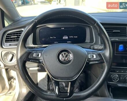 Серый Фольксваген e-Golf, объемом двигателя 0 л и пробегом 124 тыс. км за 12600 $, фото 20 на Automoto.ua