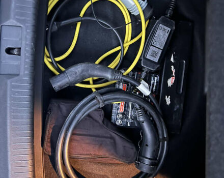 Серый Фольксваген e-Golf, объемом двигателя 0 л и пробегом 103 тыс. км за 15300 $, фото 20 на Automoto.ua