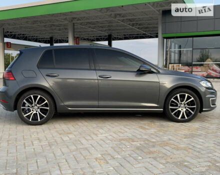 Серый Фольксваген e-Golf, объемом двигателя 0 л и пробегом 109 тыс. км за 14200 $, фото 18 на Automoto.ua