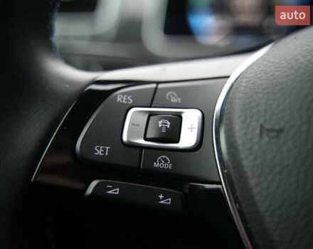 Серый Фольксваген e-Golf, объемом двигателя 0 л и пробегом 28 тыс. км за 12900 $, фото 12 на Automoto.ua