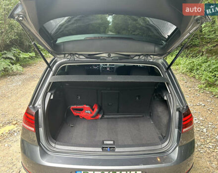 Серый Фольксваген e-Golf, объемом двигателя 0 л и пробегом 250 тыс. км за 12500 $, фото 4 на Automoto.ua