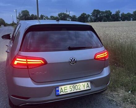 Серый Фольксваген e-Golf, объемом двигателя 0 л и пробегом 103 тыс. км за 15300 $, фото 4 на Automoto.ua