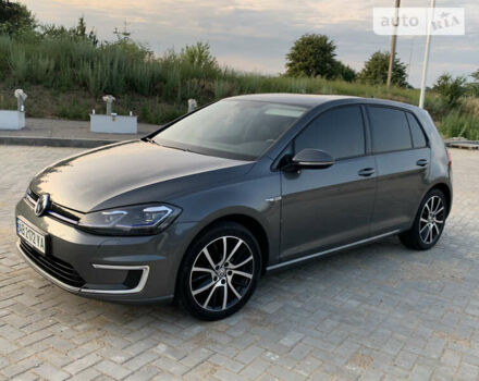Серый Фольксваген e-Golf, объемом двигателя 0 л и пробегом 109 тыс. км за 14200 $, фото 12 на Automoto.ua